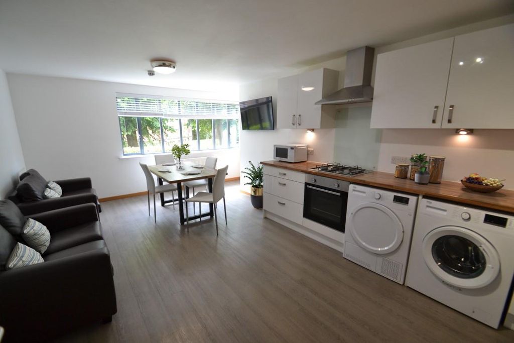 Property photo 3 of 12 Open Plan Living.Jpg