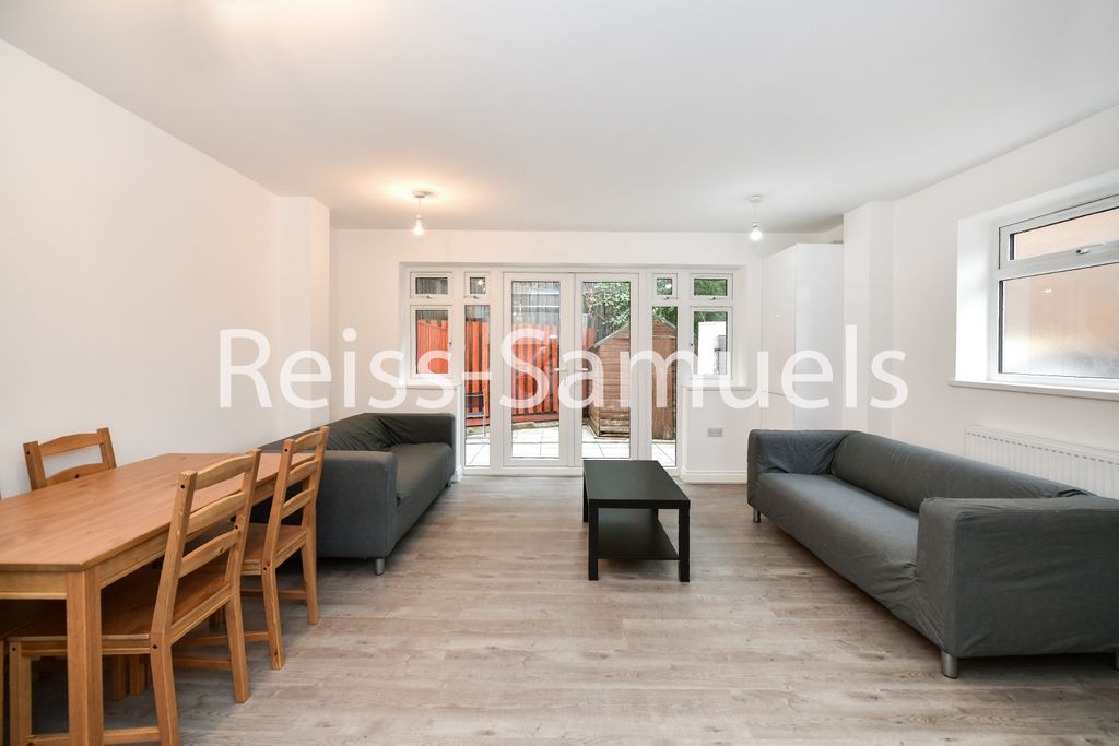 Property photo 3 of 47
