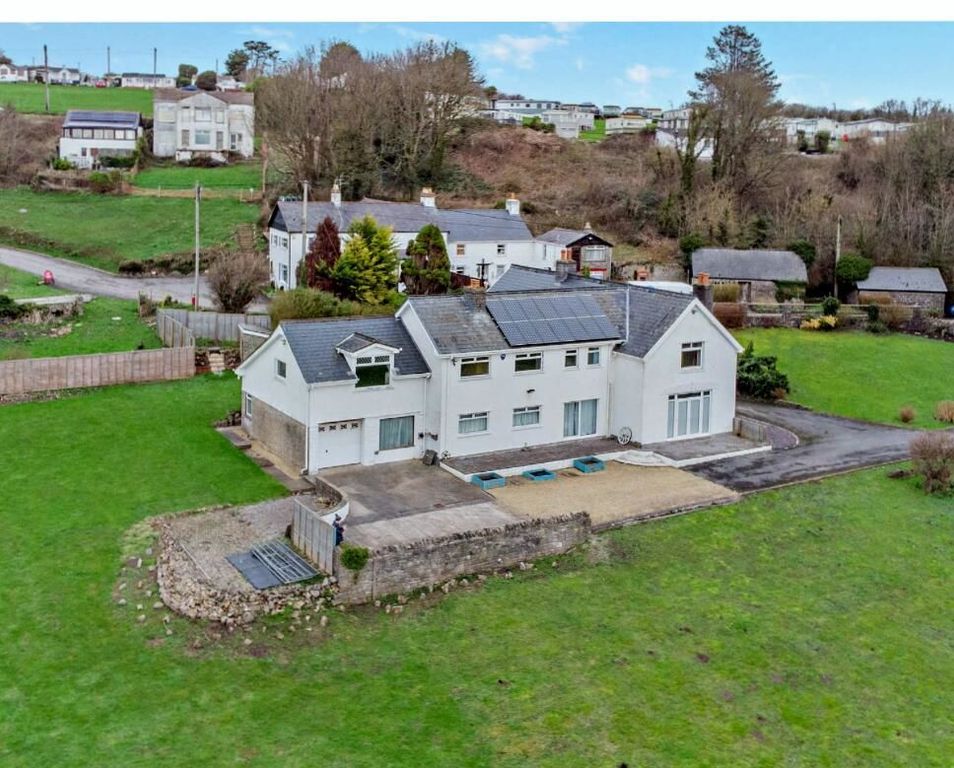 Property photo 2 of 35