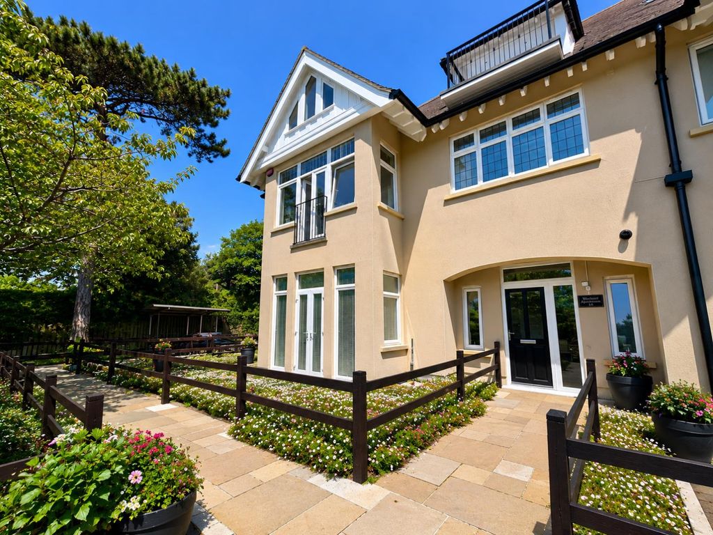 2 bed flat for saleCannongate Road, Hythe CT21
