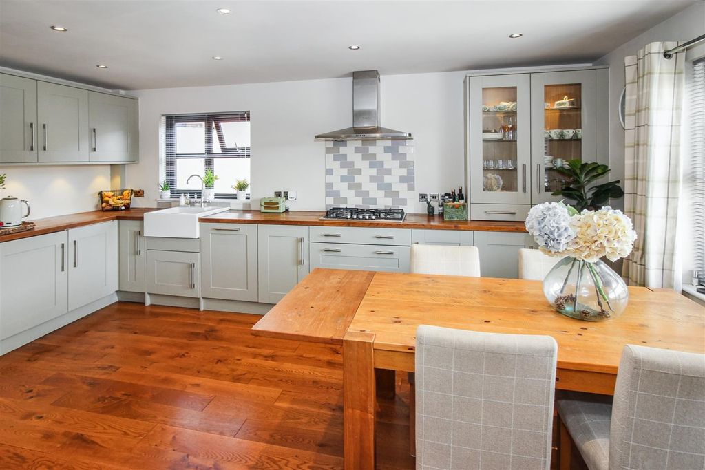 Property photo 3 of 19 Dining Kitchen (1).Jpeg
