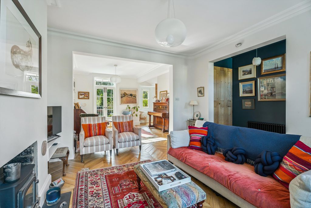 Property photo 3 of 22 Image