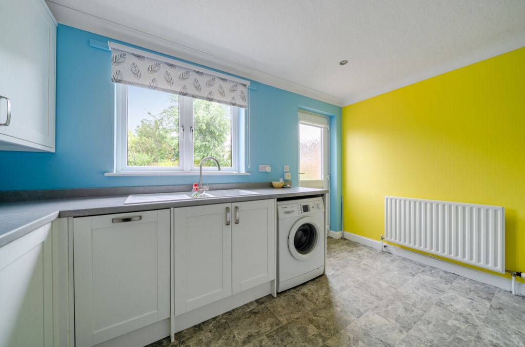 Property photo 3 of 27 1479147-13-6A3173Ca3777d