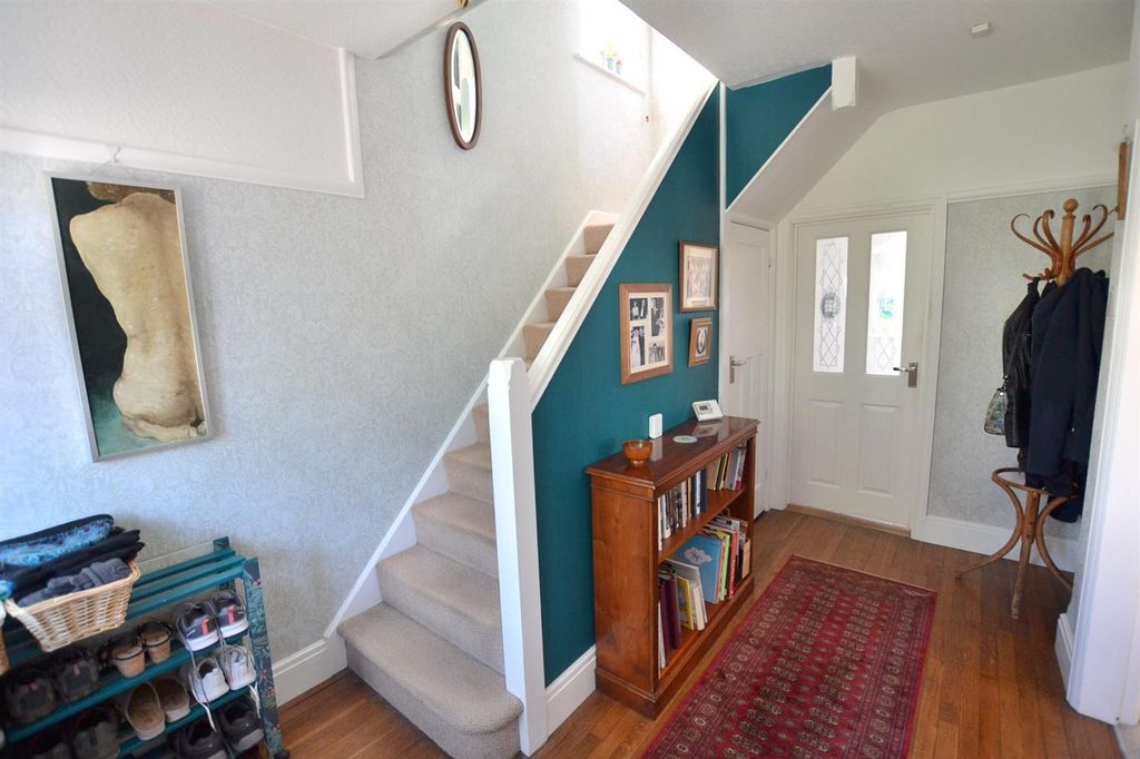 Property photo 3 of 33 Leicester Road (4).Jpg