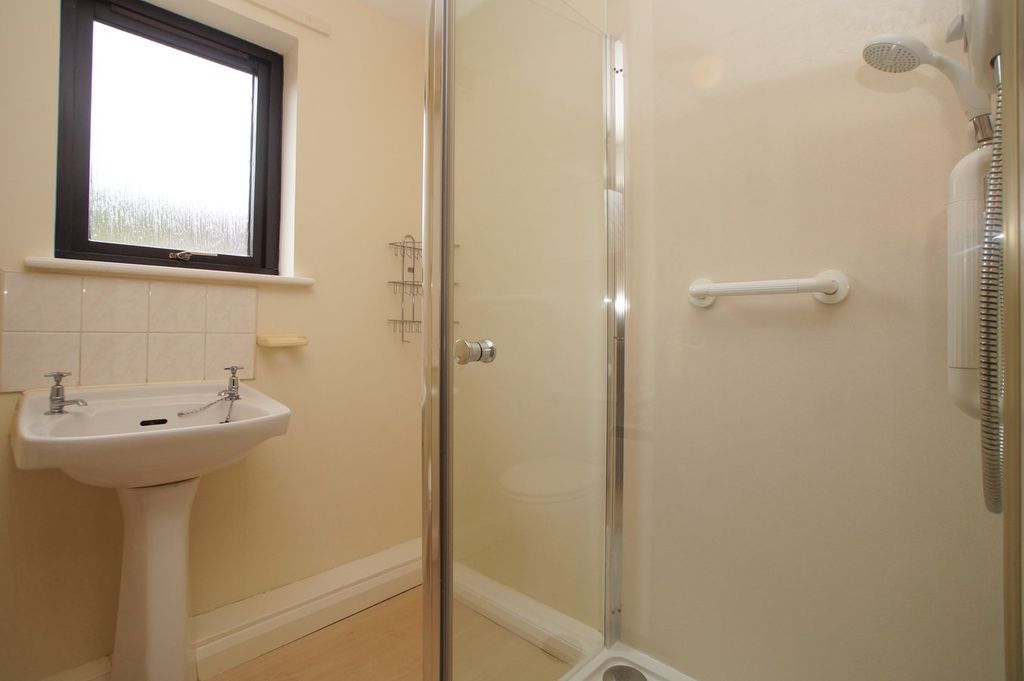 Property photo 3 of 16 Shower Room
