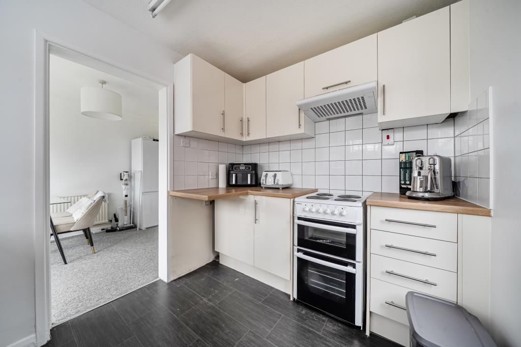 Property photo 2 of 16 Kitchen