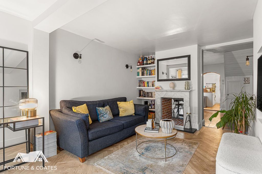 Property photo 2 of 20 Buryroad_1.Jpg