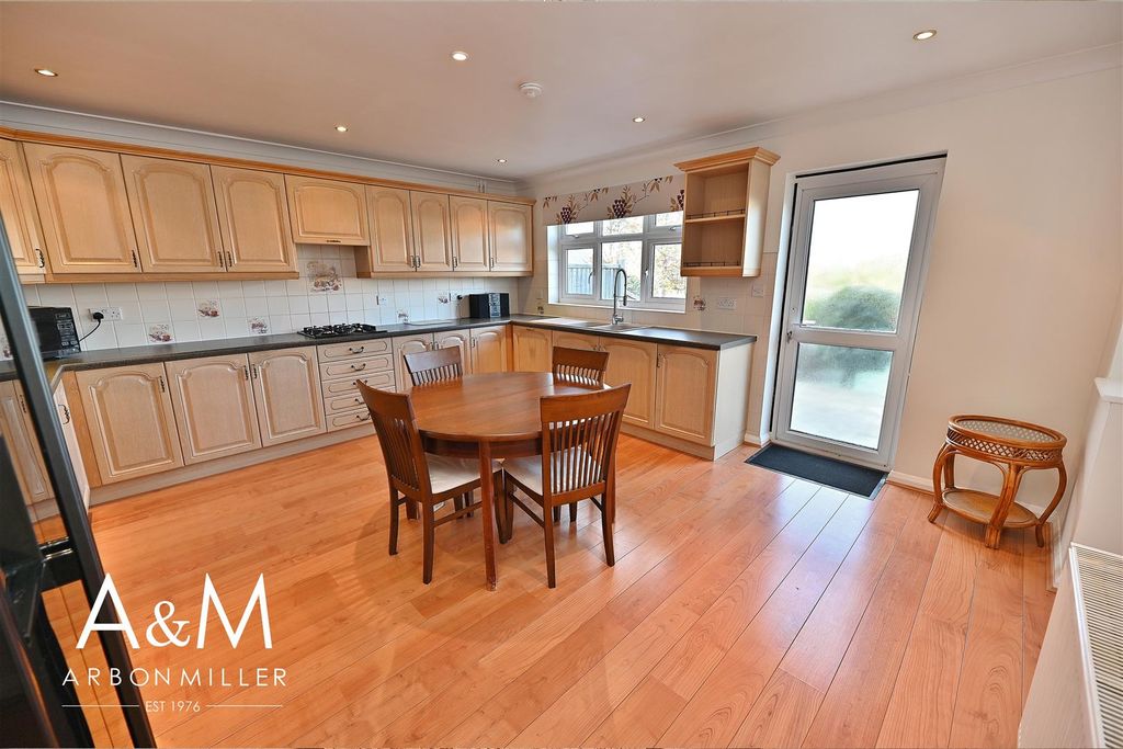 Property photo 2 of 23 Kitchen Diner