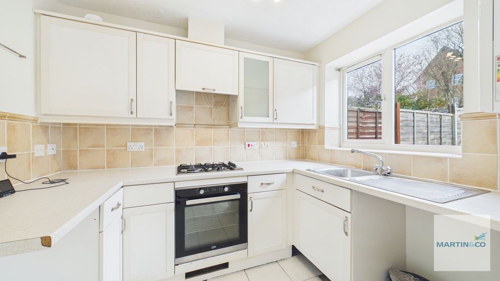 Property photo 2 of 13 Cam03663G0-Pr0243-Still016