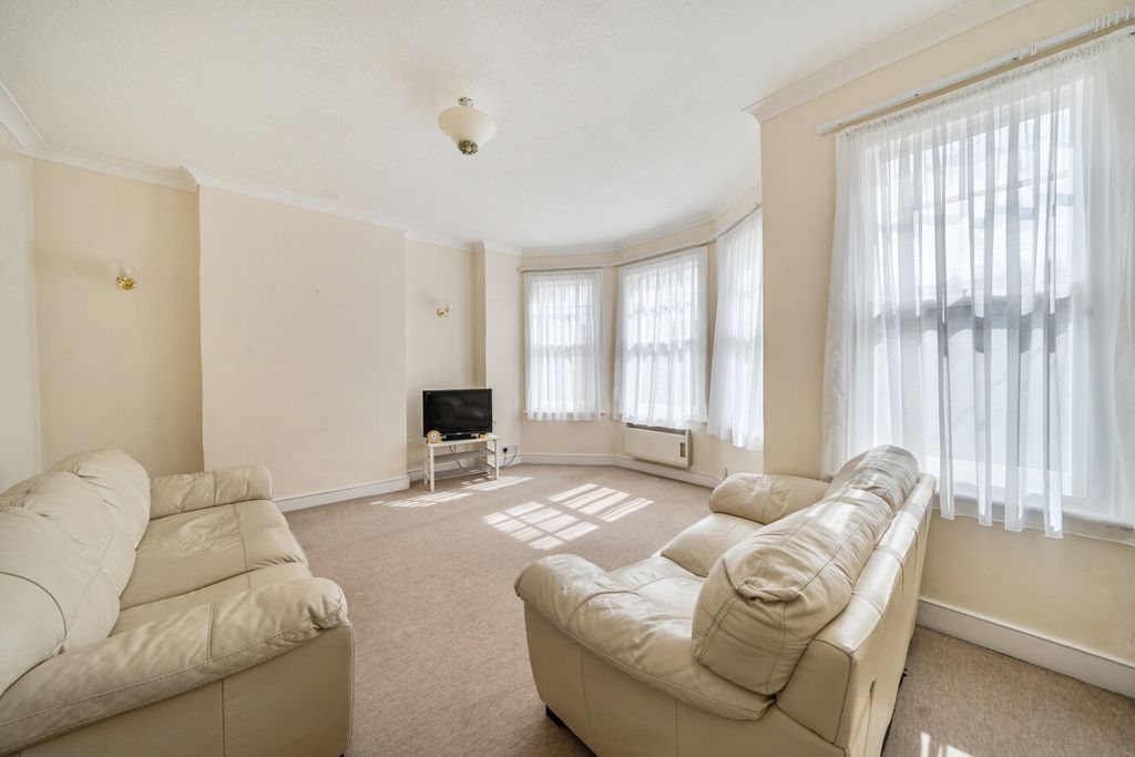 Property photo 2 of 9 1448829-15-69E216...