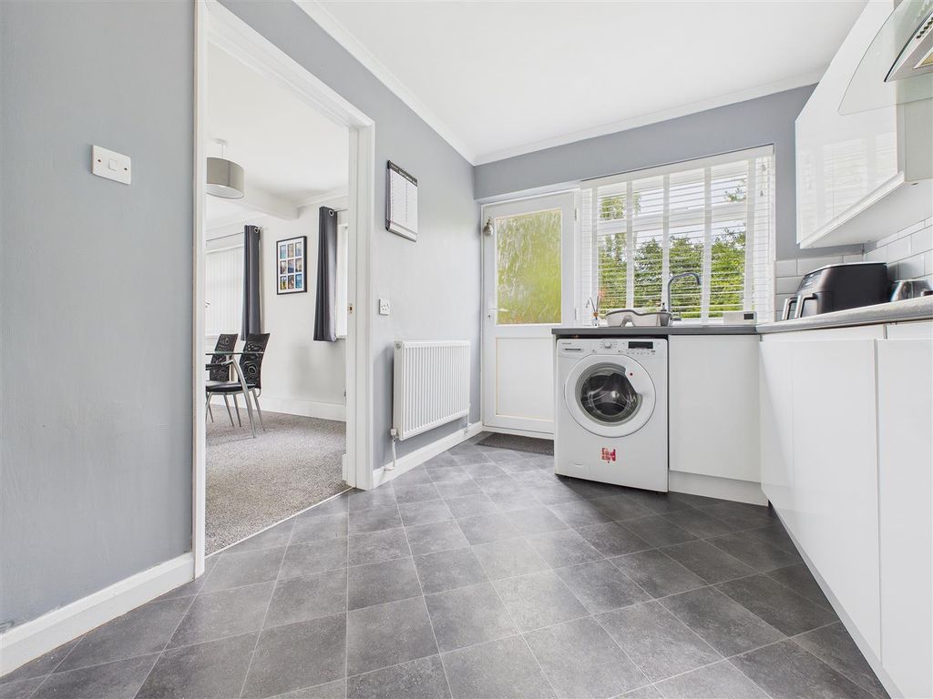 Property photo 3 of 16 Cam02453G0-Pr0169-Still007.Jpg