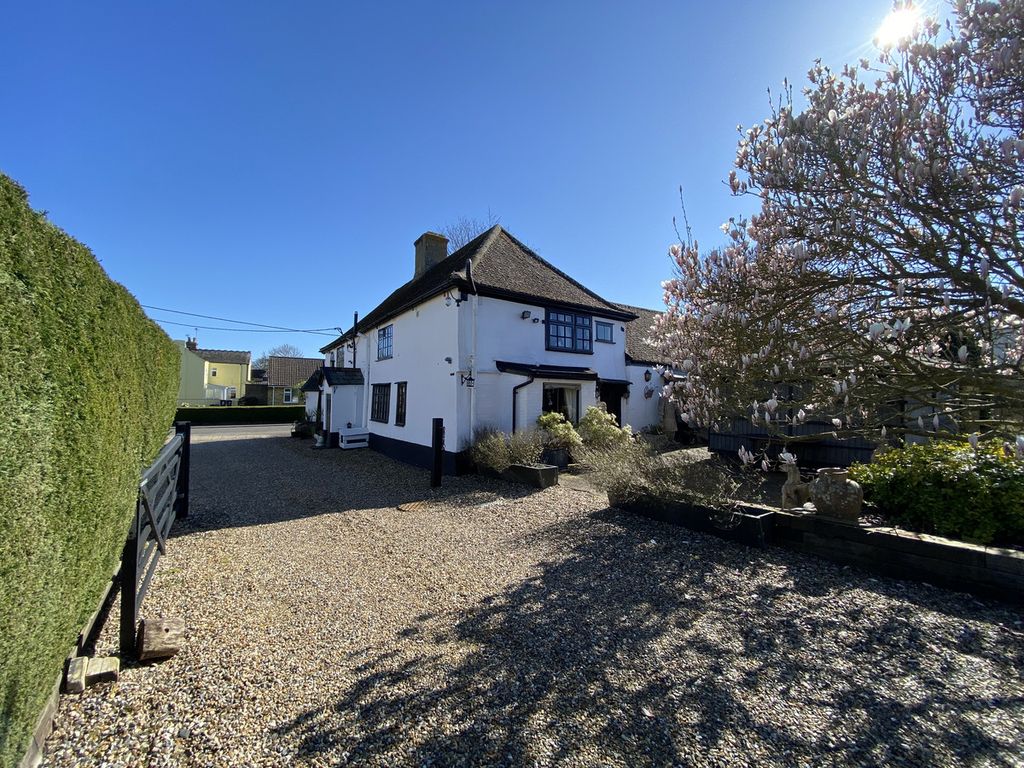 Property photo 1 of 27