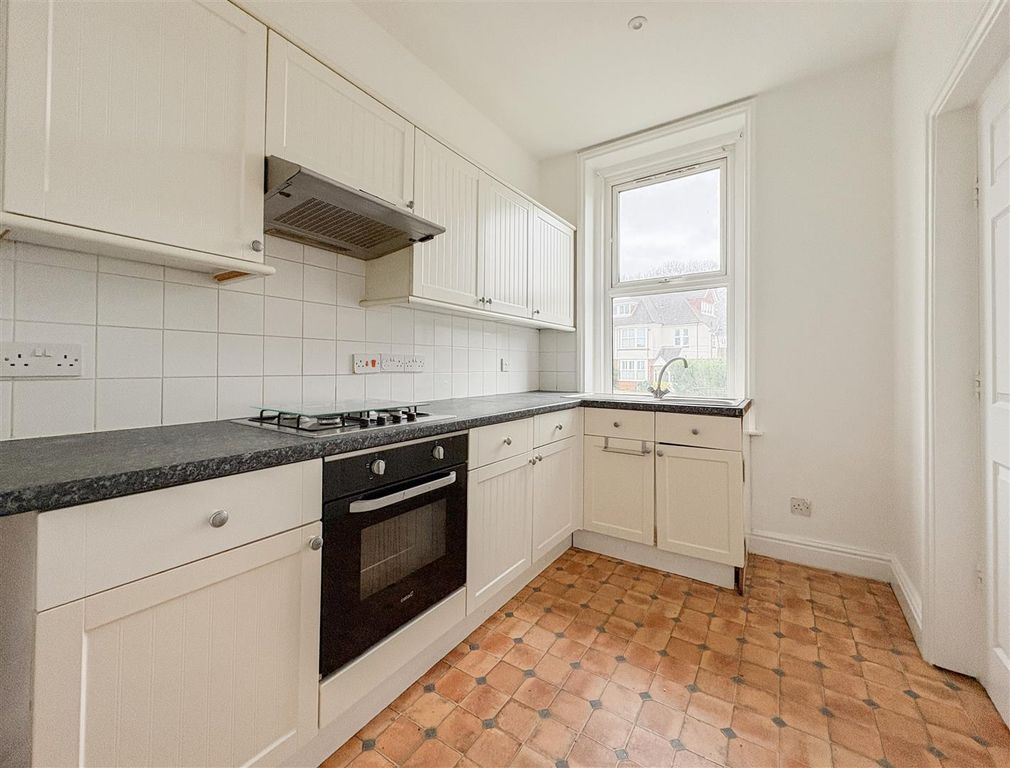 Property photo 2 of 18 Kitchen