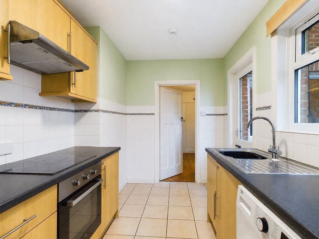Property photo 1 of 9 Kitchen