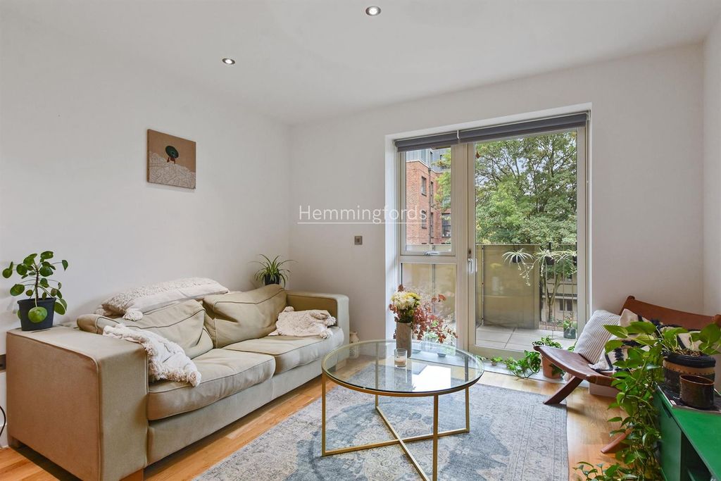 Property photo 3 of 15 14-B5Edgchmf - 37 Ada Lewis House - Reception 3 -O