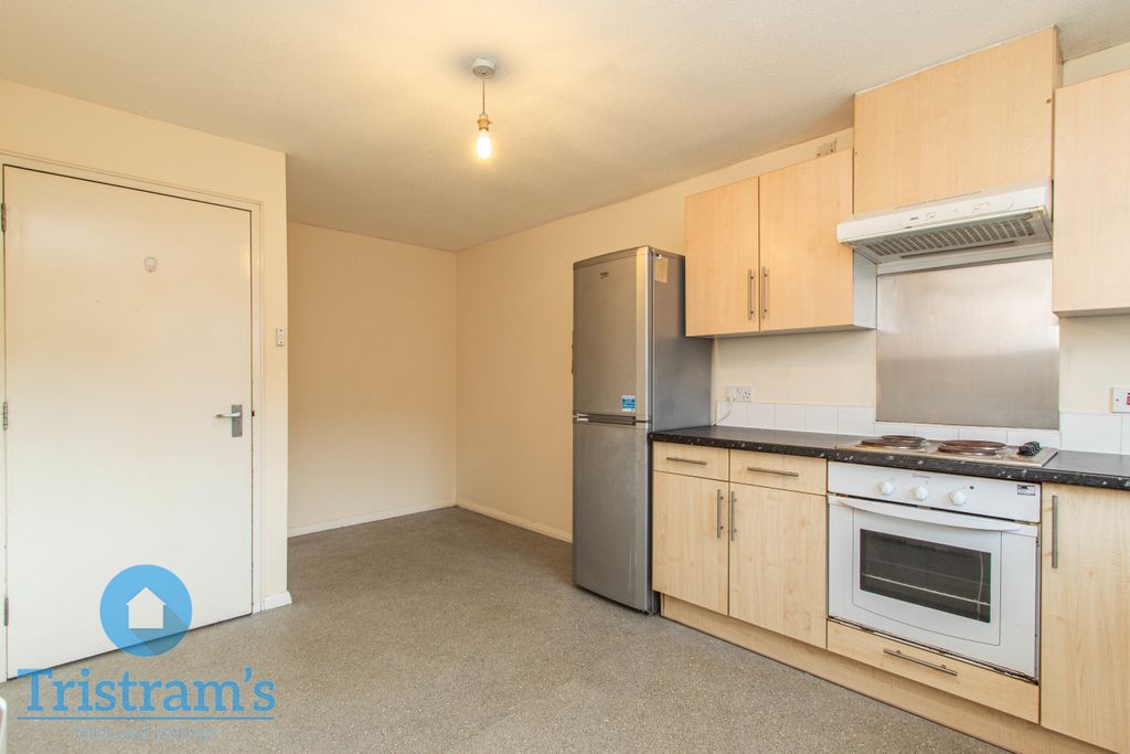 Property photo 3 of 13