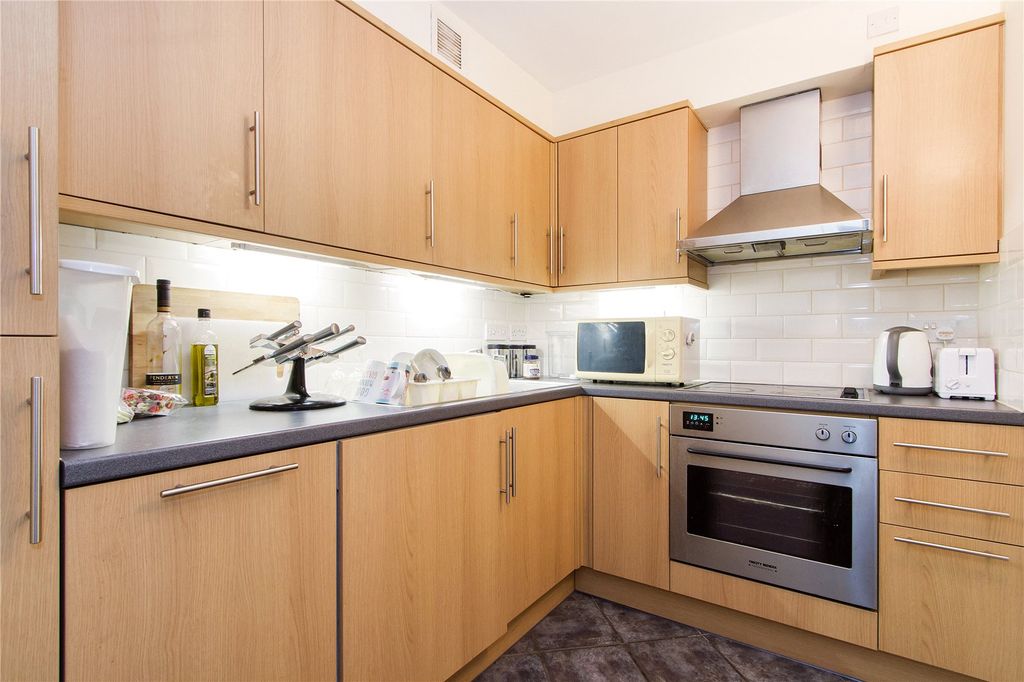 Property photo 3 of 7 Kitchen