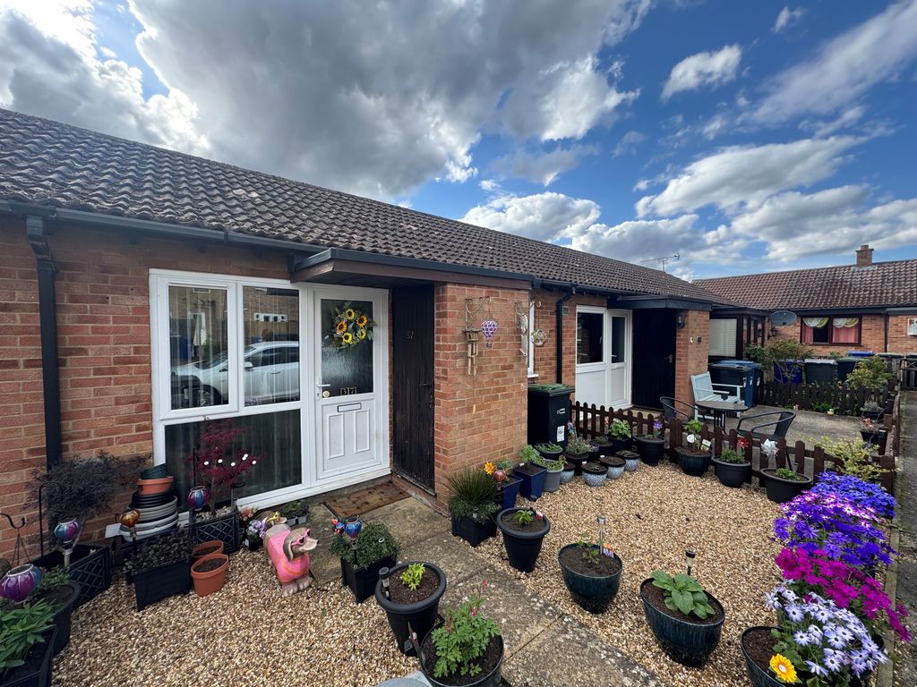 Property photo 1 of 10 Front