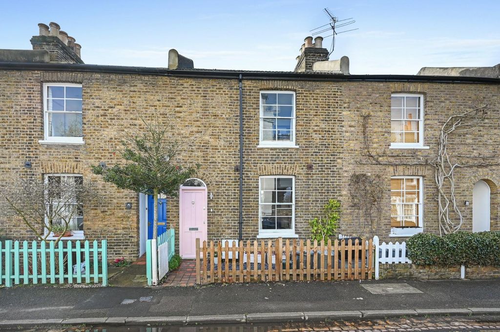 Property photo 1 of 11