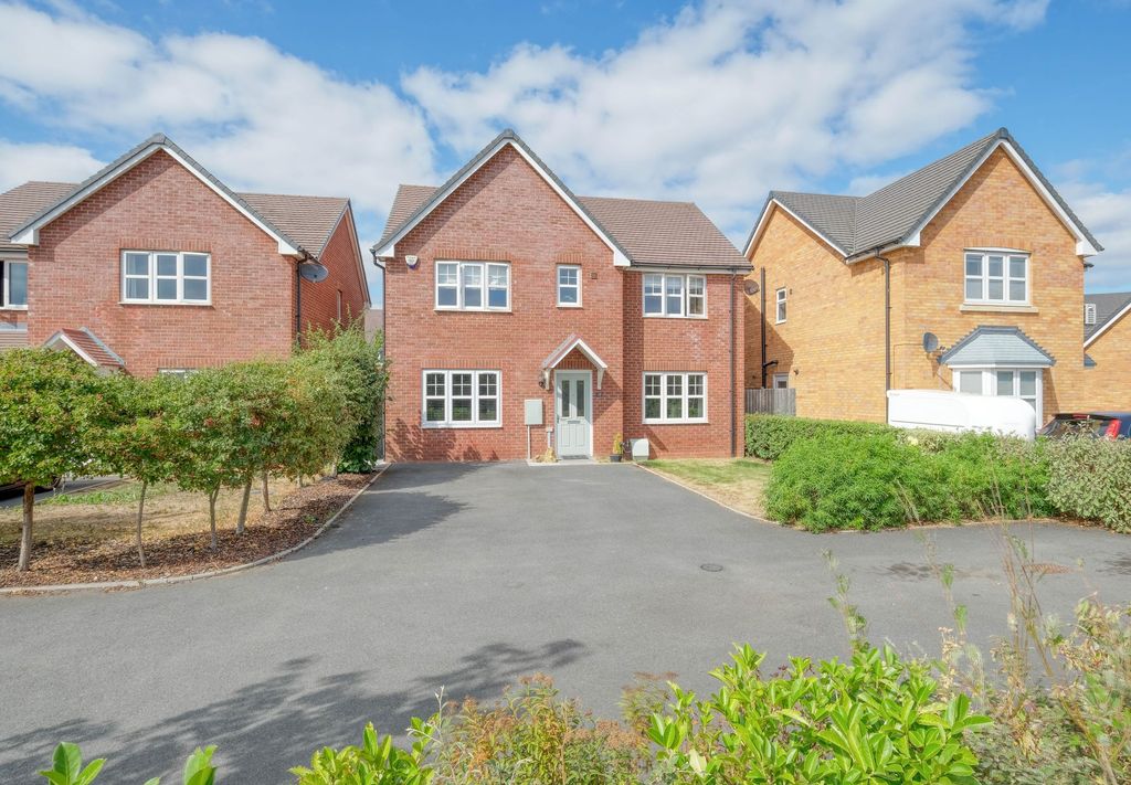 Property photo 1 of 31