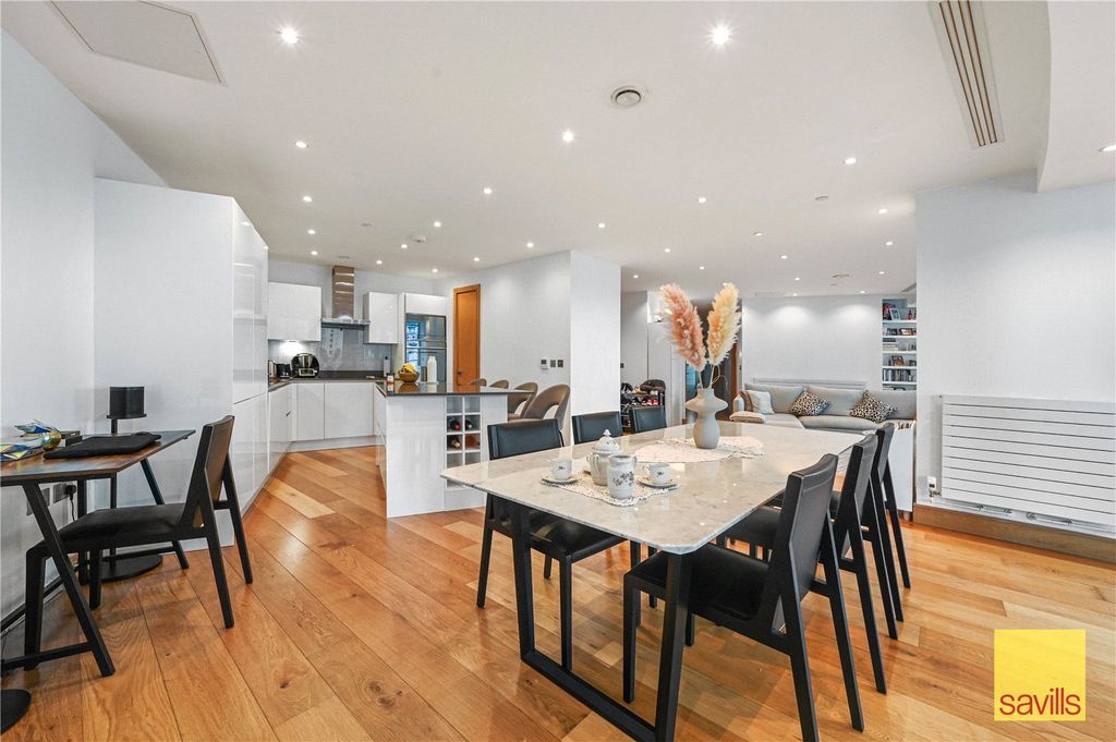 Property photo 3 of 19 Dining Area