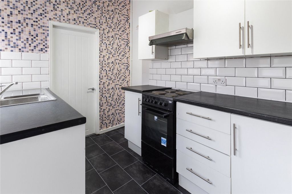 Property photo 2 of 10 Picture No. 04