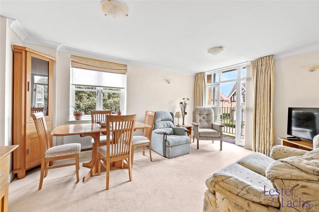 Property photo 3 of 24 Picture No. 18
