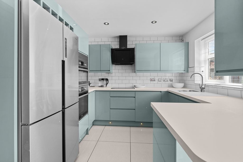 Property photo 3 of 34 4180076