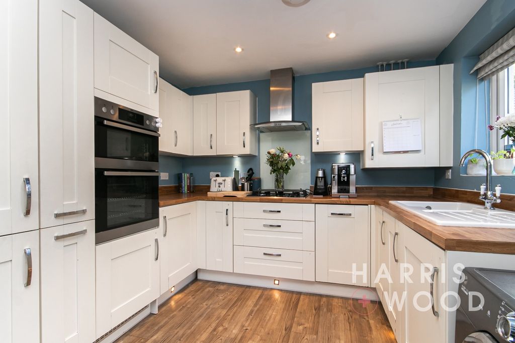 Property photo 2 of 26 4508971