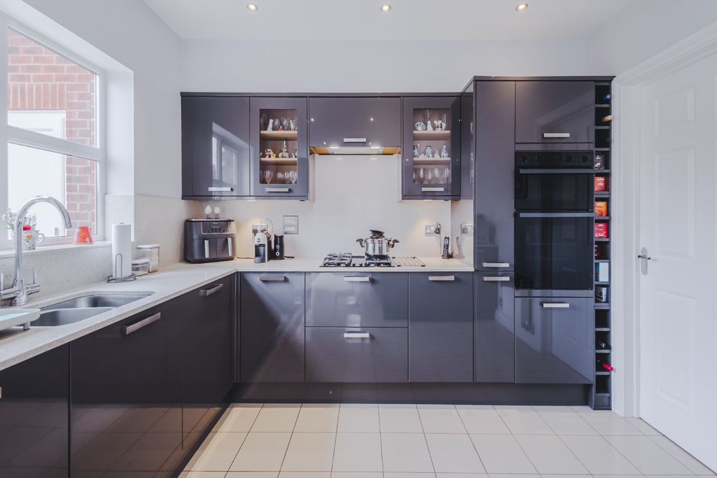 Property photo 2 of 30 5558962