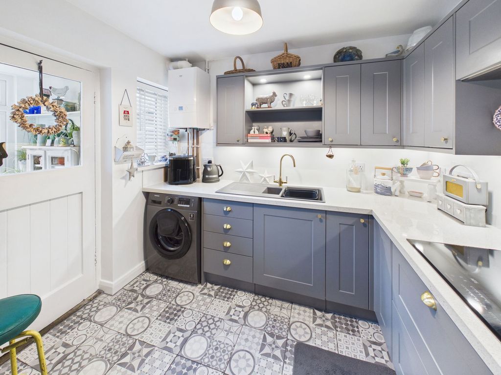 Property photo 2 of 27