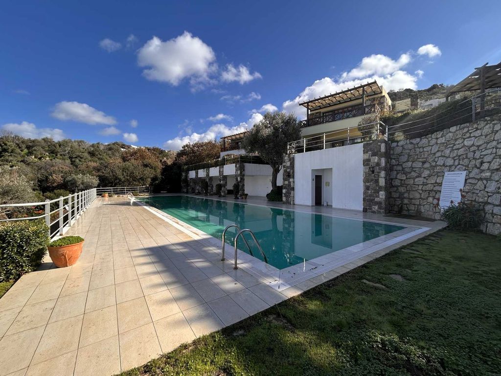Property photo 2 of 25 Beautiful Sea-View Apartment For Sale In Bodrum Â€“ A Property With Communal Pool And Pretty Gardens