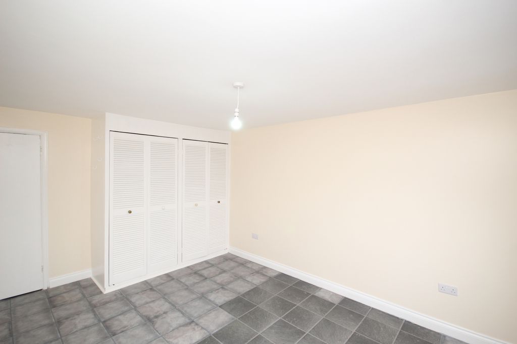 Property photo 2 of 6 Gallery