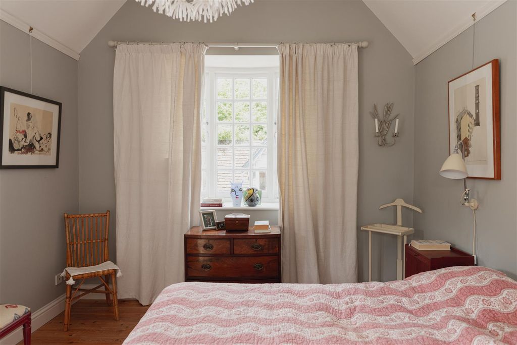 Additional image 21 of 2 bed detached house for saleDuxhurst Lane, Reigate RH2