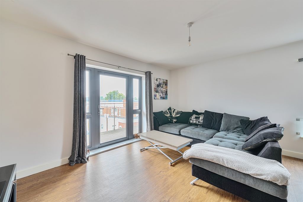 Property photo 3 of 12