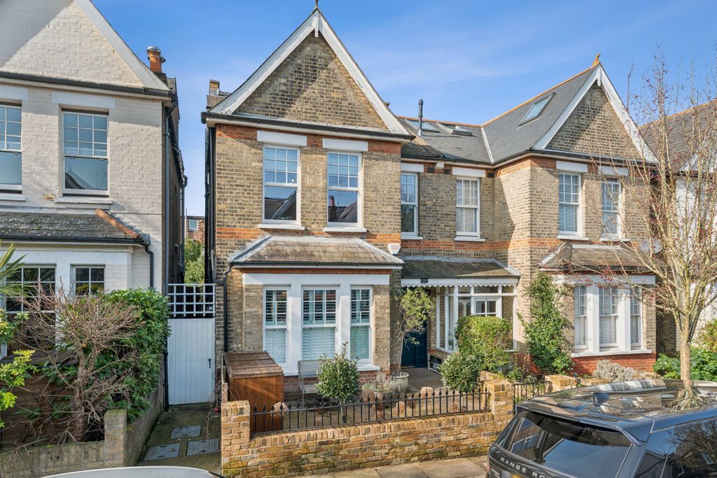 Property photo 2 of 31