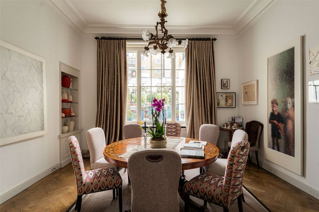 Property photo 3 of 16 Dining Room