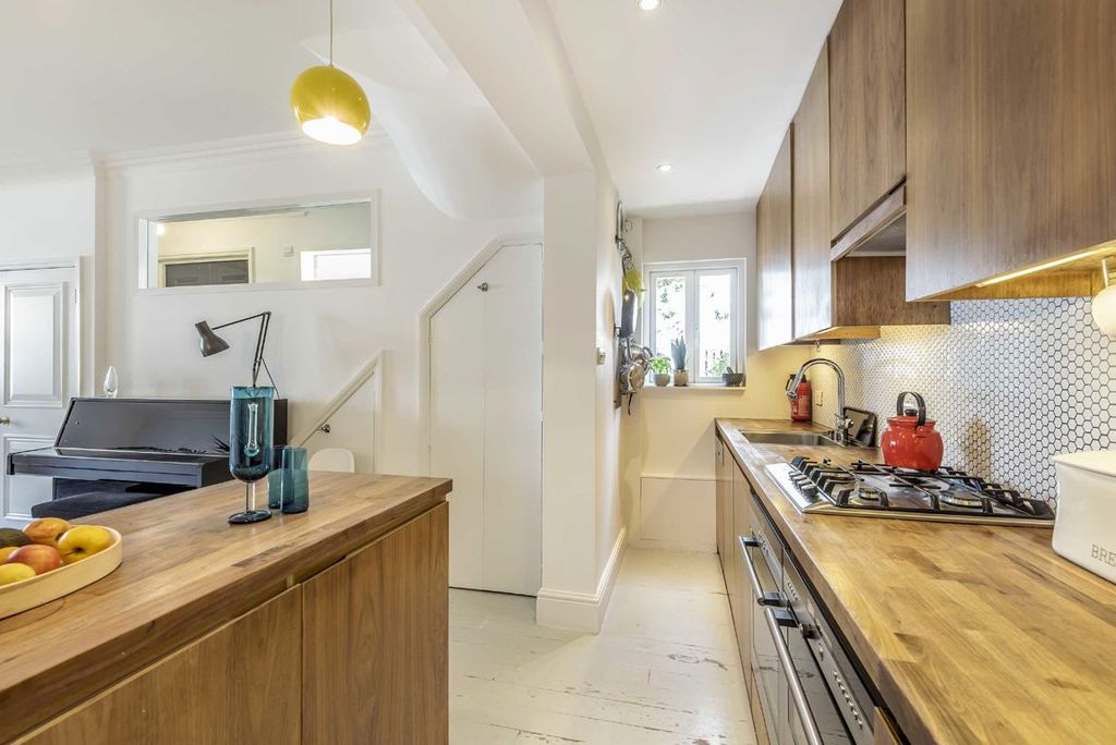 Property photo 3 of 9