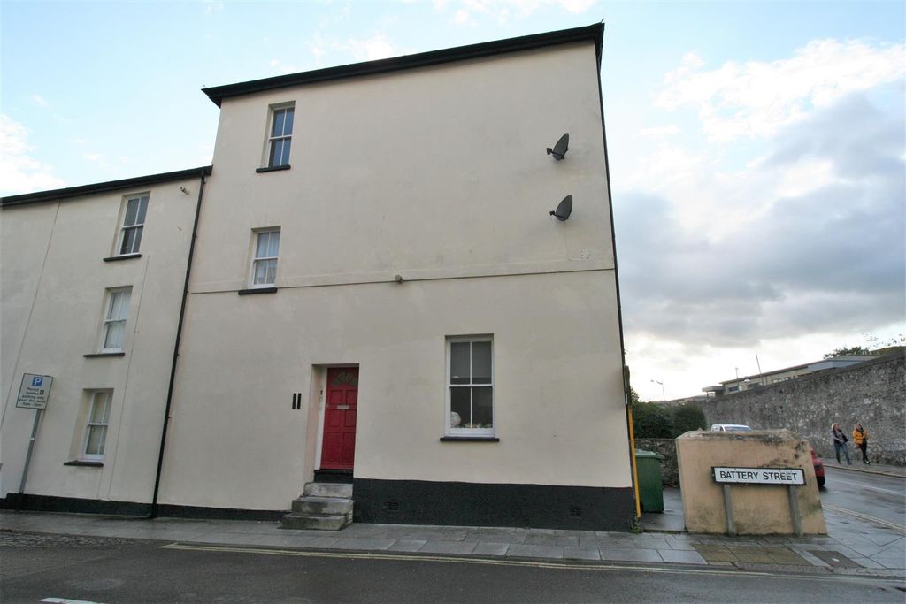 Property photo 1 of 5 Front