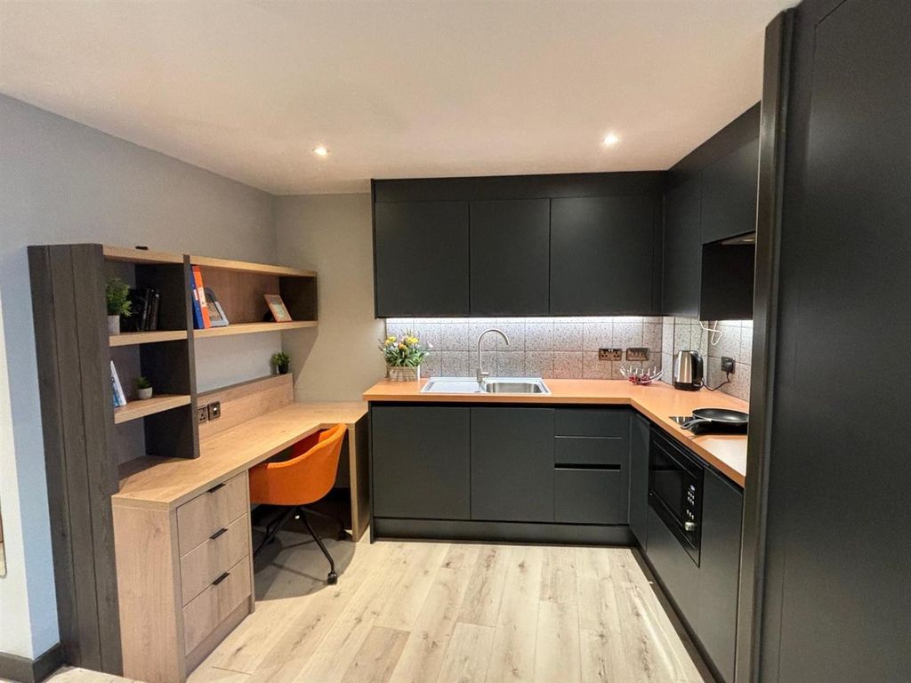 Property photo 2 of 76 9310397.Jpg