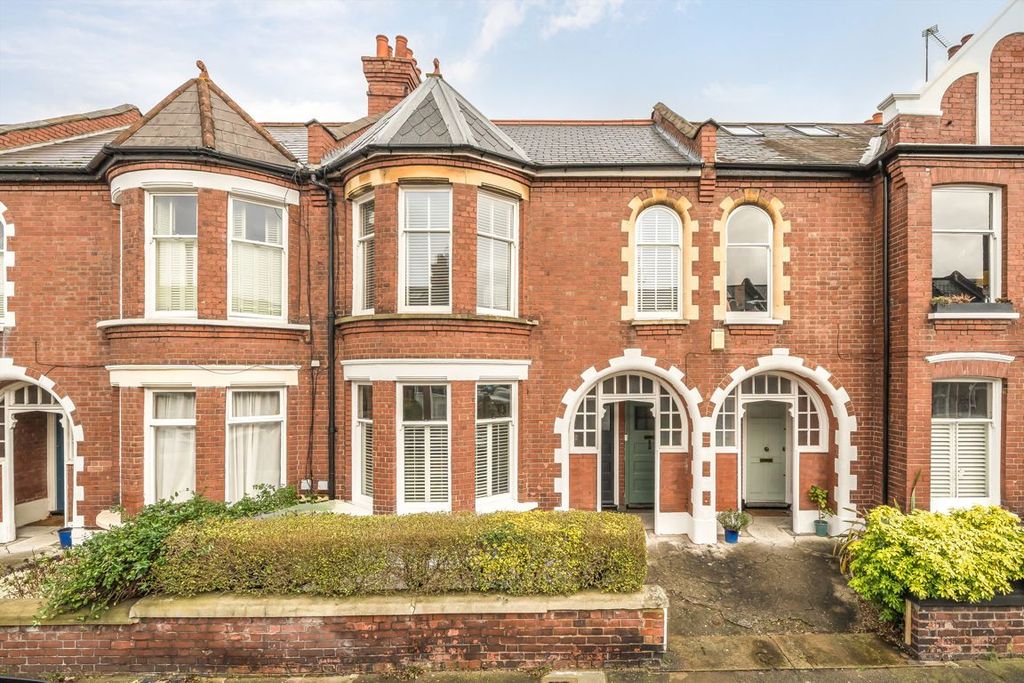 Property photo 1 of 9