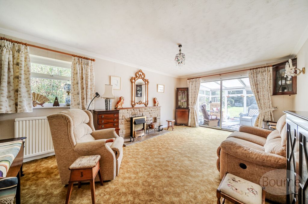 Property photo 2 of 16 4Bbdaef4-6198-470...