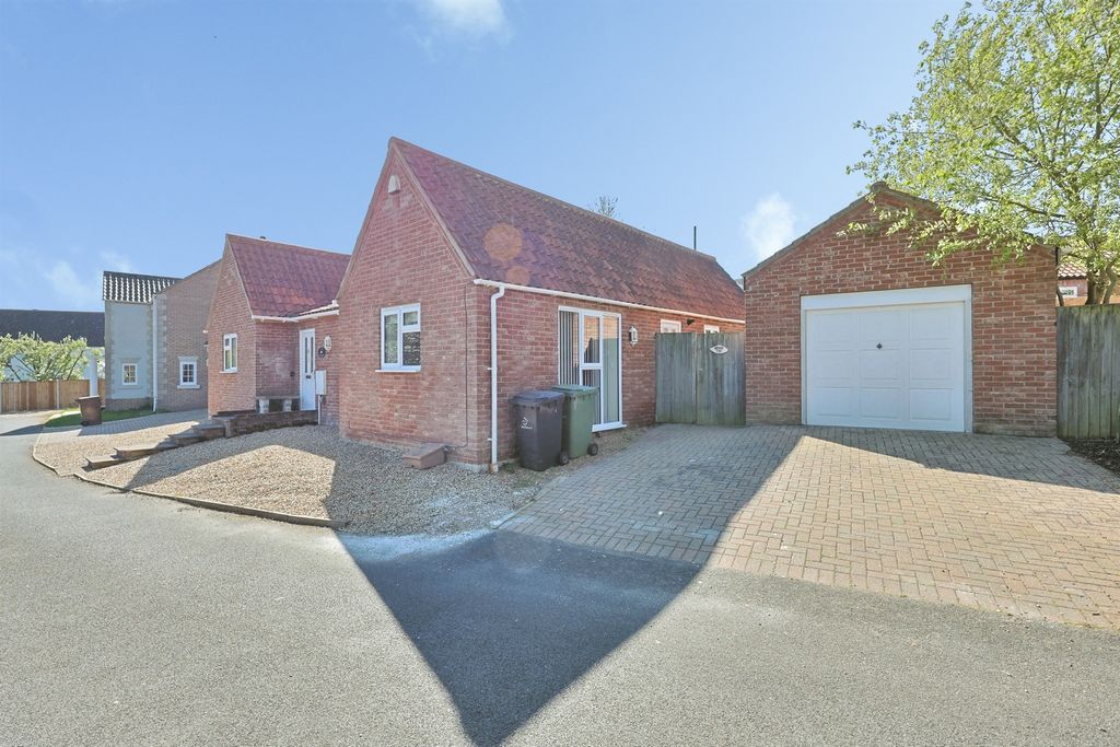 Property photo 2 of 23