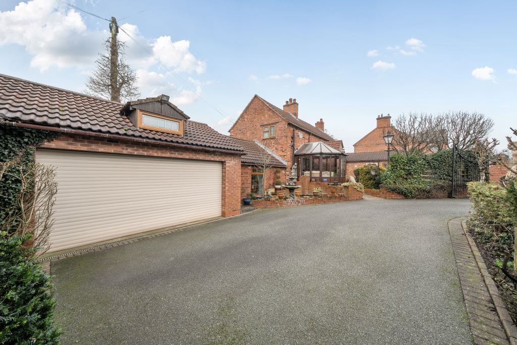 Property photo 1 of 34