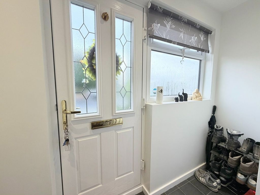 Property photo 2 of 34