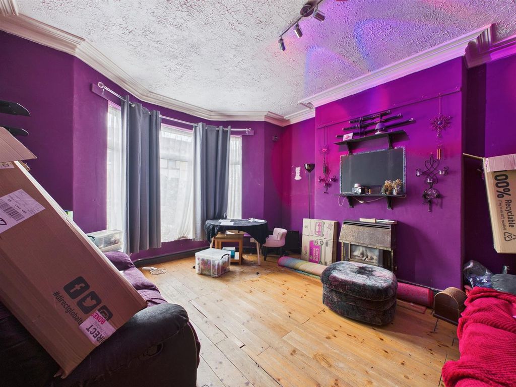 Property photo 3 of 24 Cam03844G0-Pr0398-Still002.Jpg