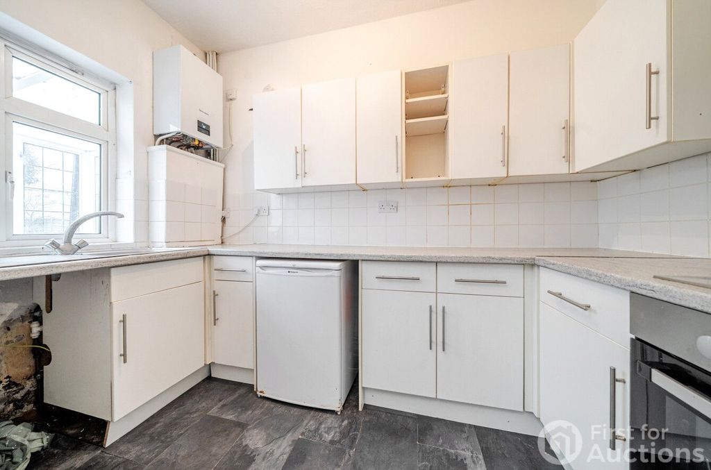 Property photo 3 of 12 3