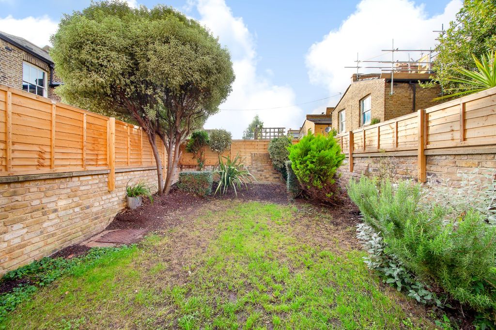 Property photo 2 of 8