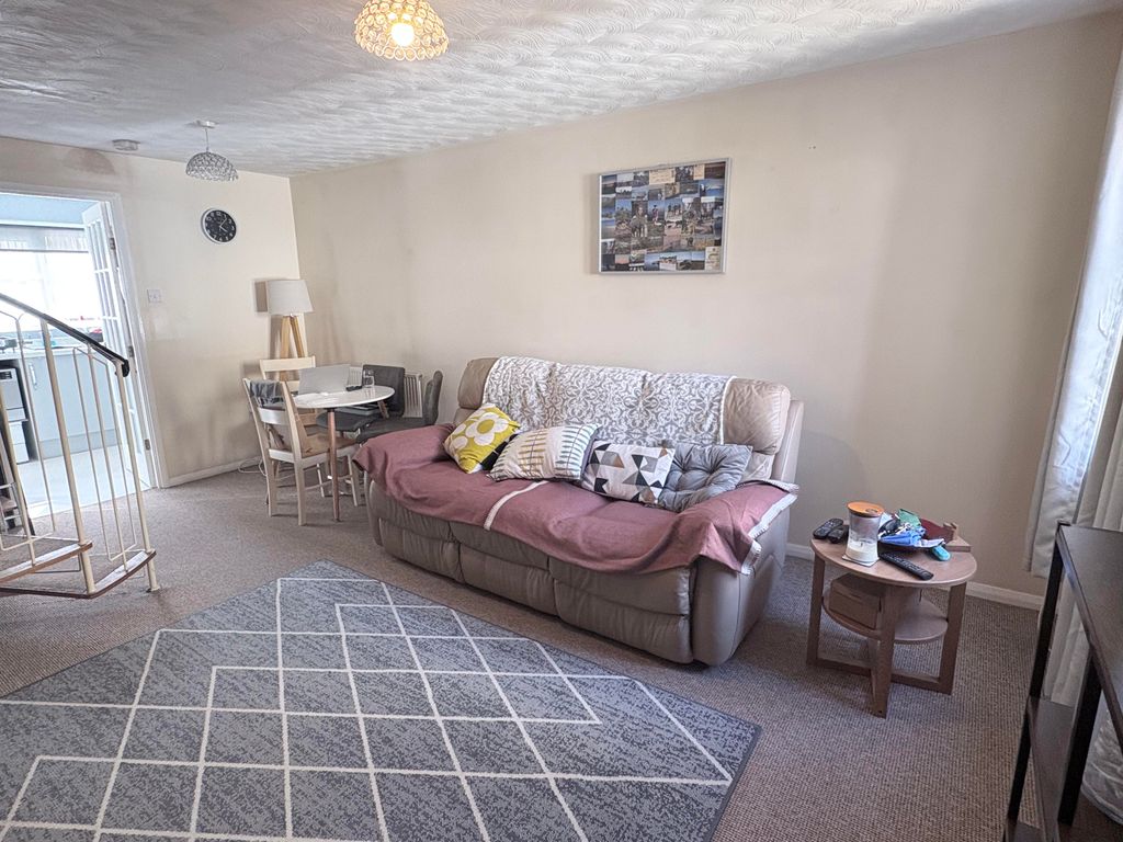 Property photo 2 of 10 Img_8136 - Copy