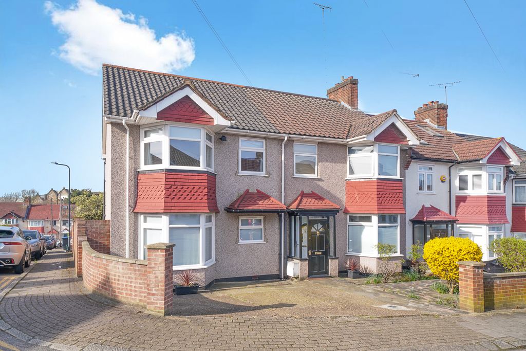 Property photo 1 of 25 Nettleden Avenue, Wembley, Middlesex Ha9
